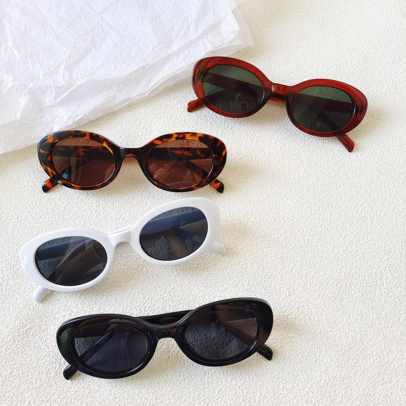 نظارات شمسية صغيرة بيضاوية الش - مراجعة Designer Sunglasses وسعره