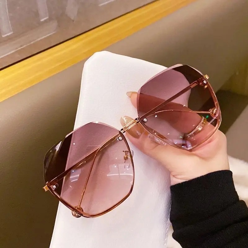نظارات شمسية معدنية متعددة الأ - مراجعة Designer Sunglasses وسعره