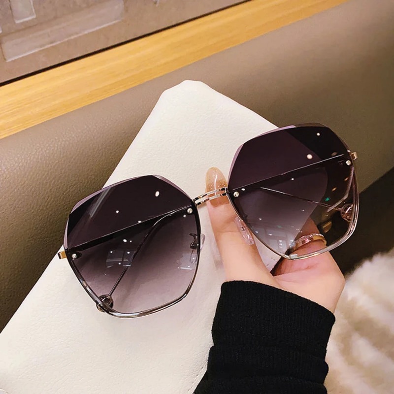 نظارات شمسية معدنية متعددة الأ - مراجعة Designer Sunglasses وسعره