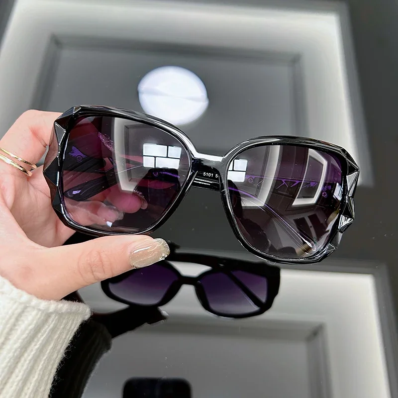 نظارات شمسية كبيرة الحجم بتصمي - مراجعة Designer Sunglasses وسعره