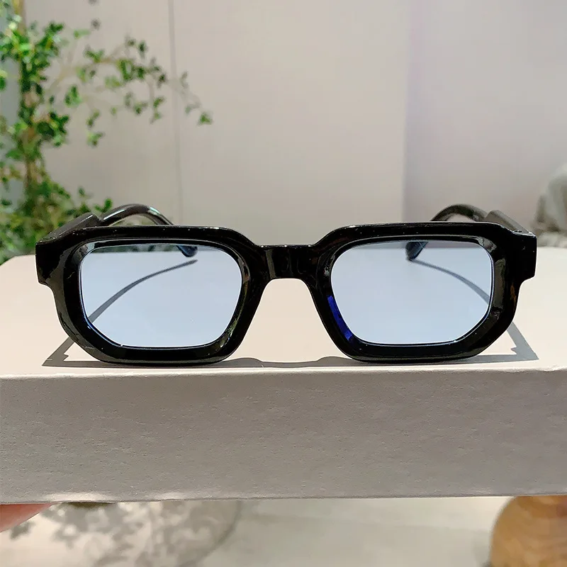 نظارات شمسية بإطار مستطيل كلاس - مراجعة Designer Sunglasses وسعره