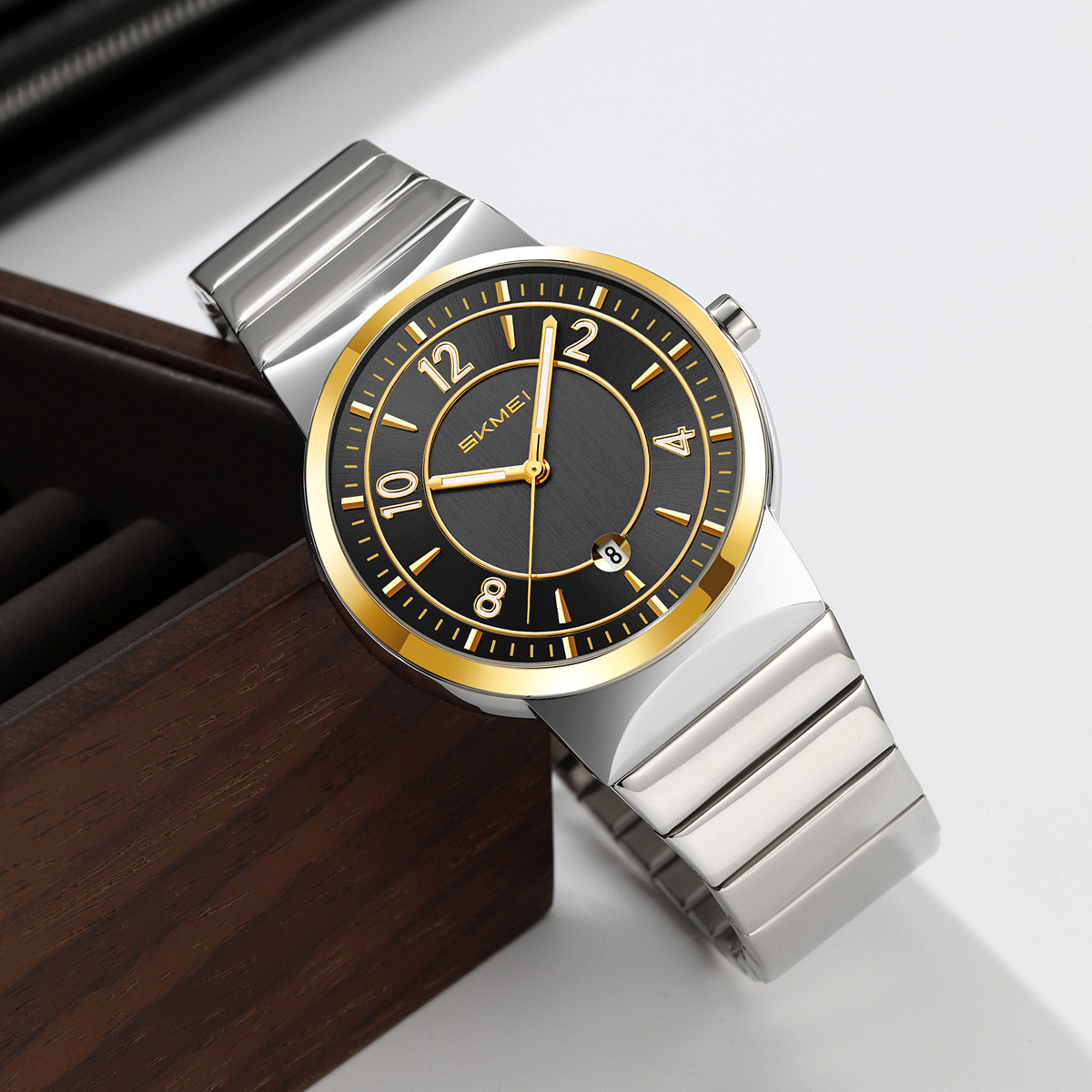 ساعة يد رجالية فاخرة 9401 بحزا - مراجعة Luxury Watch Men وسعره