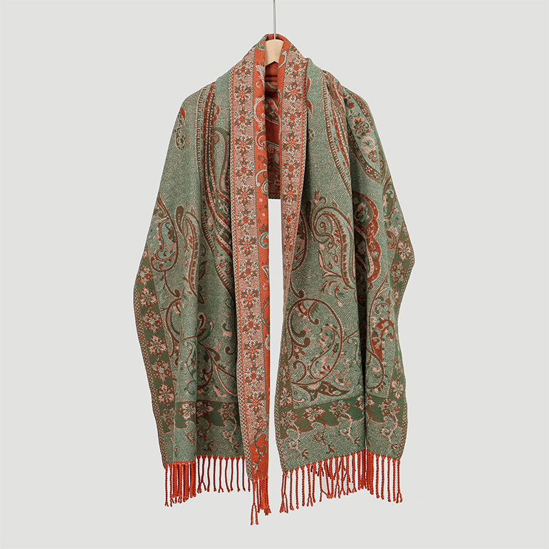 وشاح جاكار بيزلي على الطراز ال - مراجعة Cashmere Scarf وسعره