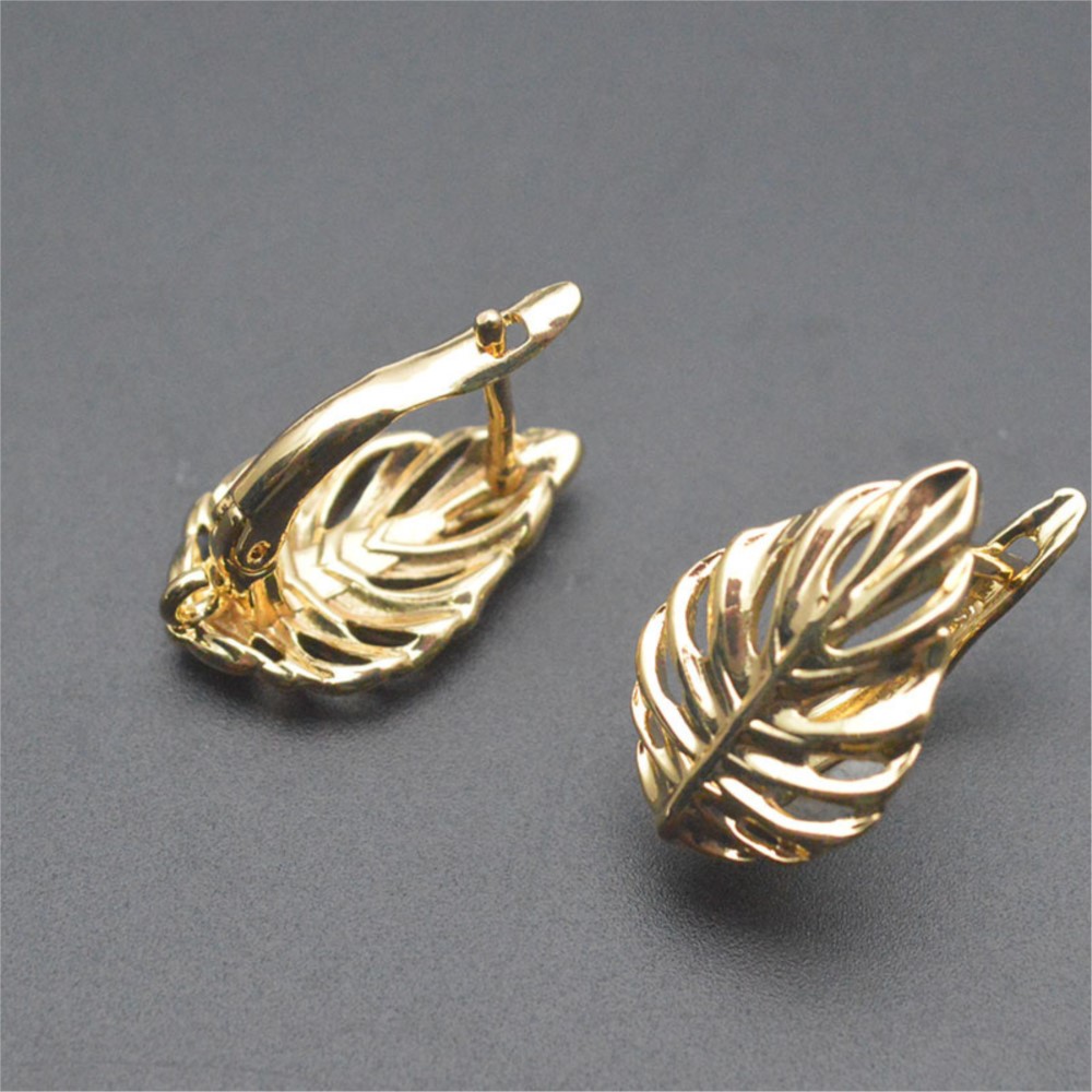 1/2 قطعة من مشابك الأقراط على  - مراجعة Gold Plated Jewelry وسعره