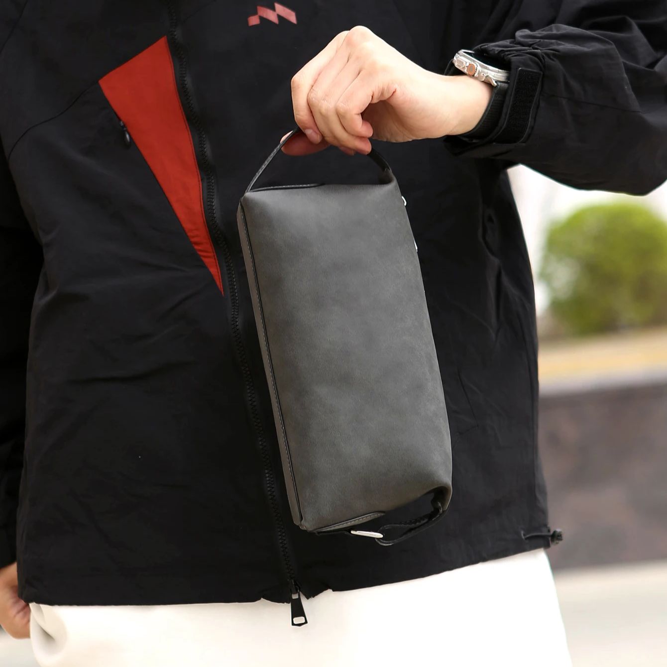 حقيبة أدوات تجميل رجالية من جل - مراجعة Travel Luggage Set وسعره
